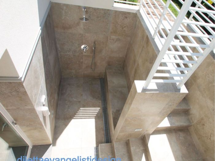Archisio - Diletta Evangelisti - Progetto Restyling di villetta con aumento di volume e nuova piscina