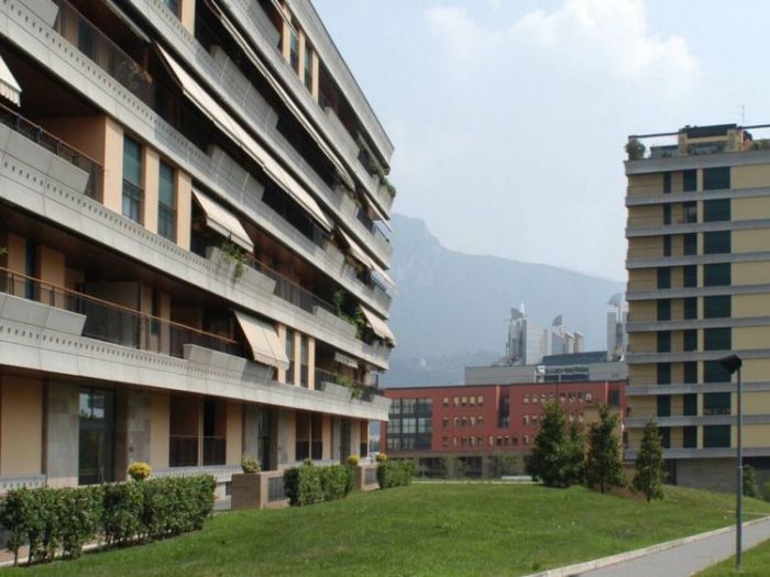 Archisio - Nca Nunzio Carraffa - Progetto Complesso residenziale-commerciale-direzionale badoni lecco 1994-1998