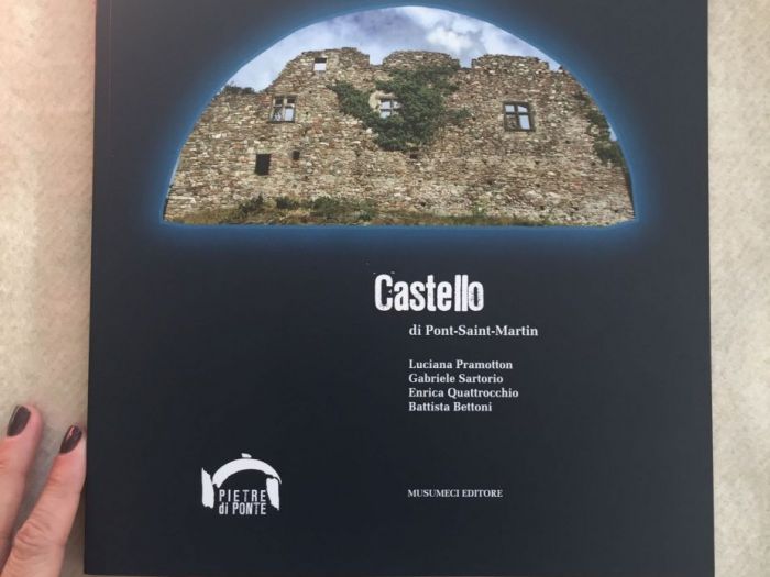 Archisio - Enrica Quattrocchio - Progetto Il castello dei signori di pont-saint-martinStudio e reinterpretazione del castellaccio