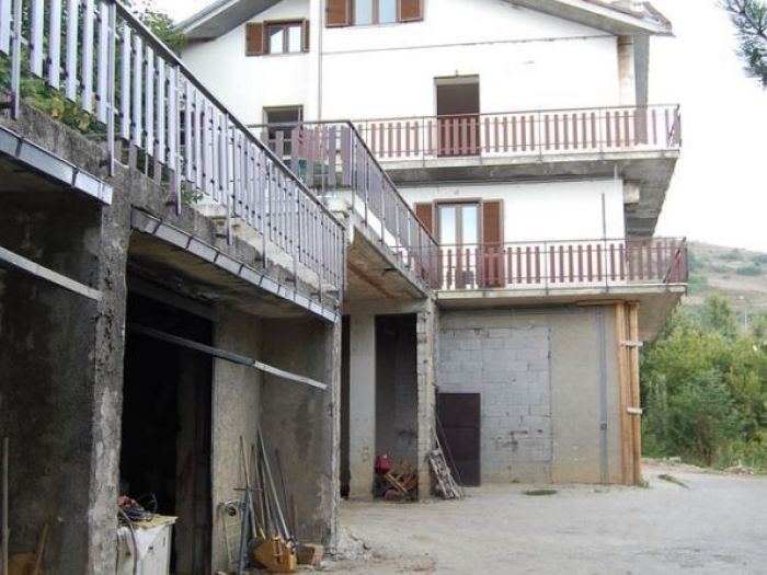 Archisio - Laqarchitettura - Progetto Demolizione e ricostruzione di abitazioni danneggiate dal sisma
