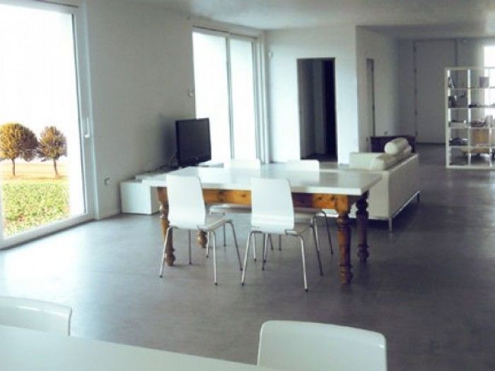 Archisio - Studio Di Architettura Ingegneria E Impresa Edile - Progetto Il design in soggiorno con il pavimento surface