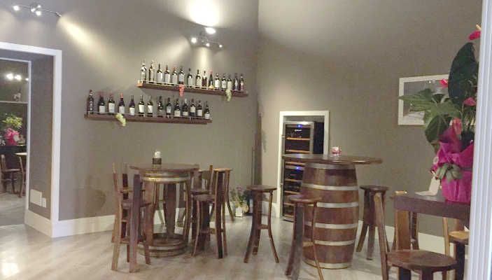 Botti di legno, Arredamento botti, bag-in-box  Tavolo con botte di vino,  Arredamento, Tavolo bar