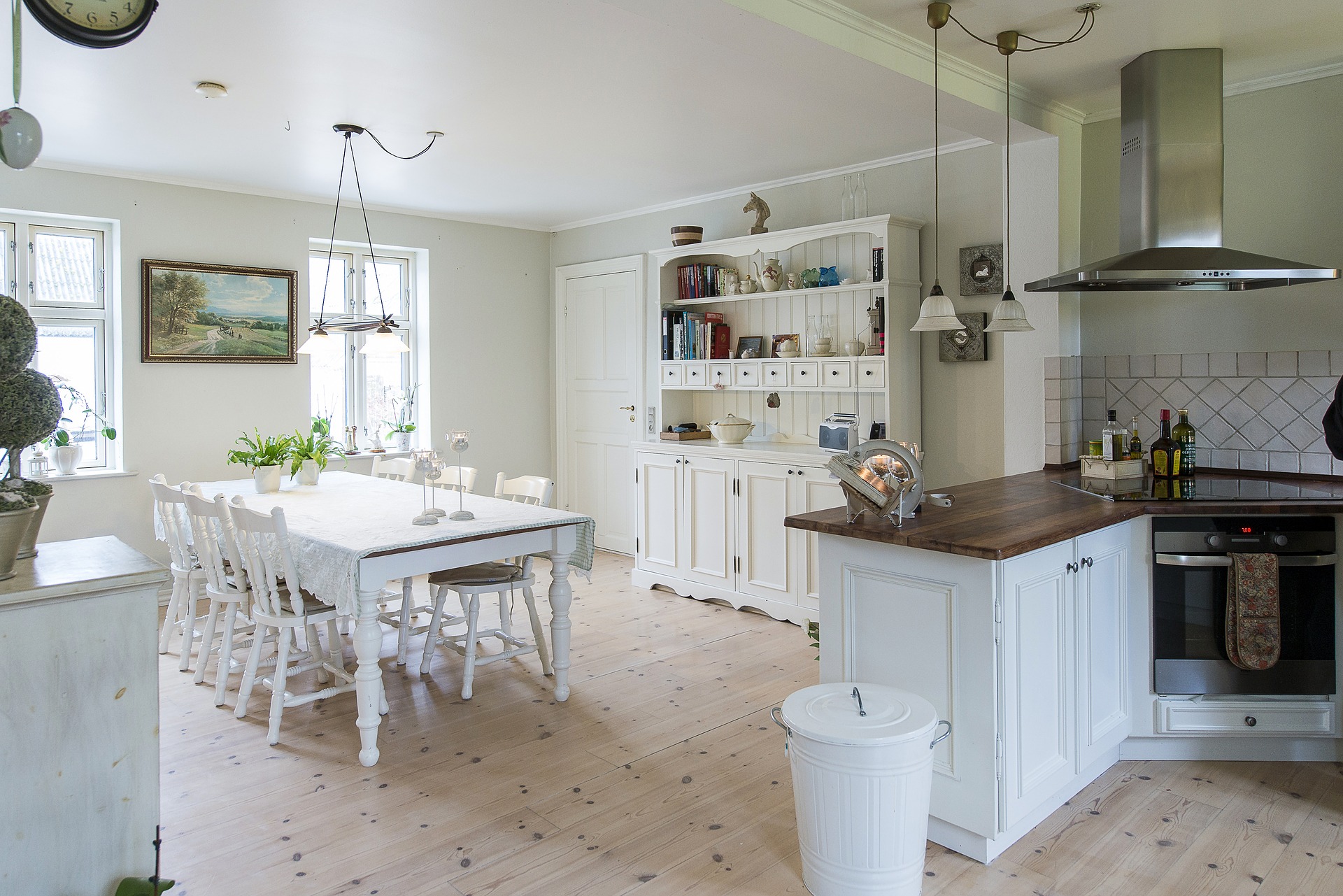 Illuminazione country chic per una cucina di stile