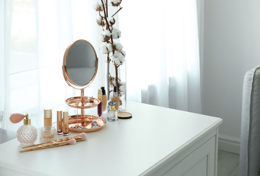 Postazione Beauty Corner MakeUP by Vismara completa di poltrona trucco,  mobile e specchio illuminato