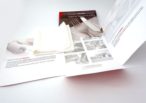 Archisio - Andrea Picinelli - Progetto Brand identity brochure cataloghi flyer manifesti decorazione autoveicoli